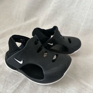 Nike Black and White Sandals Sleek Sporty Comfort
